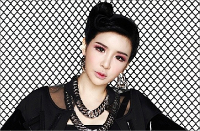 Park Bom 2NE1 Diduga Samarkan Narkoba dengan Jeli dan Palsukan Usia