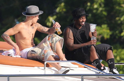Justin Bieber Pesta di Kapal Pesiar Tanpa Selena Gomez