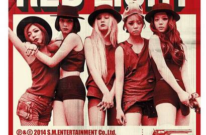 Baru Dirilis, 'Red Light' f(x) Langsung Puncaki Chart Musik