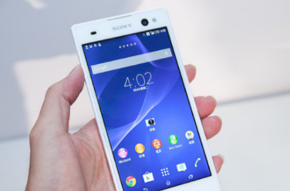 Inilah Hands-On Sony Xperia C3 Selfie