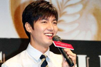 Lee Min Ho Sentuh Hati Fans di Acara Fanmeet