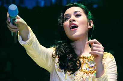 Raisa 'Galau' Bersama Penonton di Ramadhan Jazz Festival