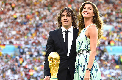 Model Cantik Ini Terkesan Figur Carles Puyol