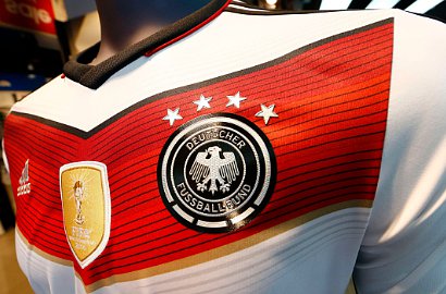 Replika Jersey Jerman 4 Bintang Ludes Terjual