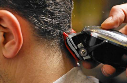 Kota di Alaska Pegang Rekor Potong Rambut Pria Termahal