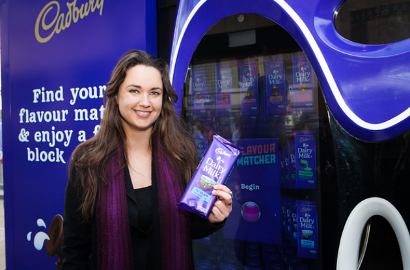 Uniknya Vending Machine Beri Cokelat Sesuai Data Facebook