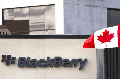 Saham BlackBerry Anjlok Usai Apple dan IBM Merger