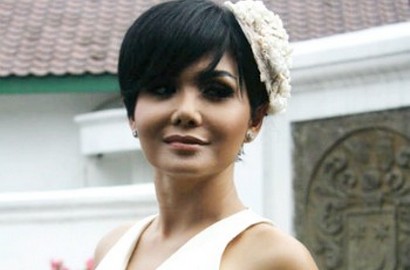 Yuni Shara Akui Belum Siap Memakai Hijab