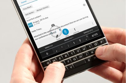 Tombol QWERTY Passport Bisa Jadi Keypad dan Touchpad