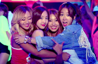 Seksinya Sistar Pesta Bareng 3 Komedian di MV 'Touch My Body'