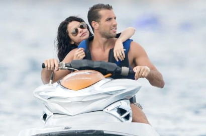 Selena Gomez Rayakan Ulang Tahun dengan Lelaki Misterius