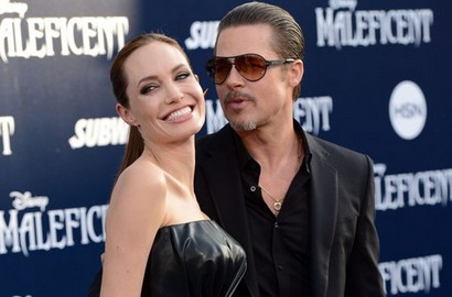 Nikah di 'By The Sea', Kapan Angelina Jolie-Brad Pitt Nikah Sungguhan?