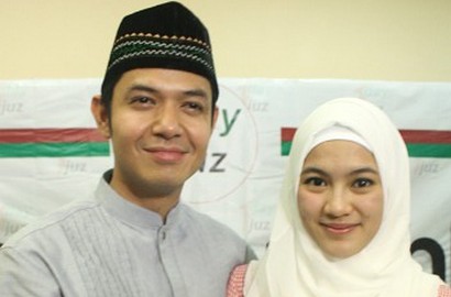 Lebaran, Dude Harlino Bagi Tugas dengan Alyssa Soebandono