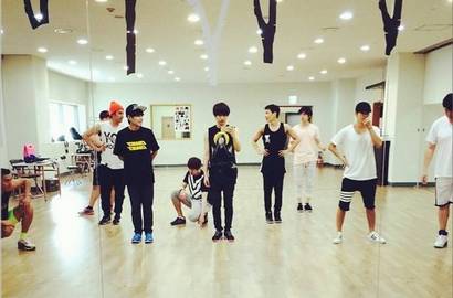Foto Super Junior Latihan untuk Album Baru Bersama Leeteuk