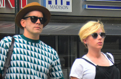 Scarlett Johansson Pamer Gaya Rambut Pixie
