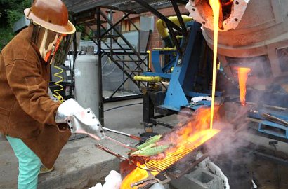 Sangar, Chef Memanggang Steak Gunakan Lava Pijar