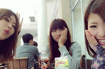 Pose 'Sakit Gigi' Jadi Trend Foto Selfie di Jepang