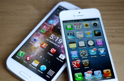 Apple dan Samsung Sepakat Batalkan Tuntutan Royalti di Luar AS