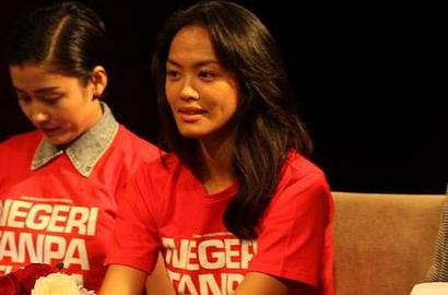 Kelly Tandiono Stres Dituntut Adegan Ranjang di 'Negeri Tanpa Telinga'