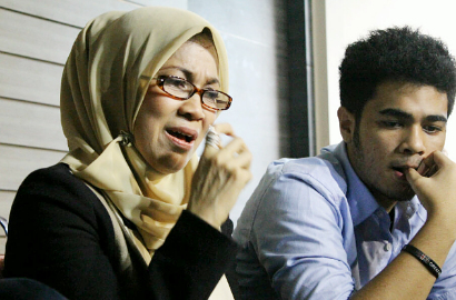 Ibunda Marshanda Menangis Kenang Masa Kecil Chaca