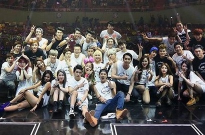 Konser Keluarga JYP Nation 'One Mic' Sukses Besar di Seoul