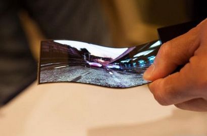Samsung Garap Inovasi Smartphone Berlayar 3 Sisi?