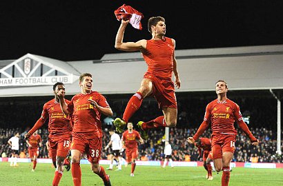 Foto Selebrasi Steven Gerrard Terbaik Musim Ini