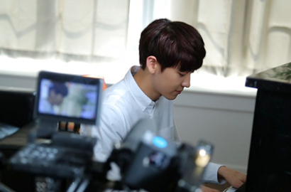 Chanyeol Jadi Pemeran Utama Remake MV H.O.T di 'EXO 90:2014'