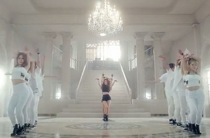 Kara Rilis Teaser MV 'Mamma Mia'