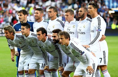 Cara Cristiano Ronaldo Agar Terlihat Lebih Tinggi