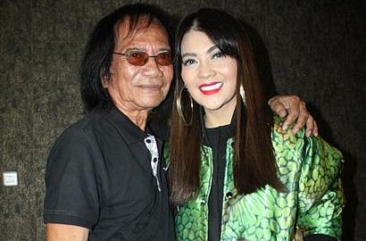 Indah Dewi Pertiwi Dipercaya Yon Koeswoyo Nyanyikan Lagu 'Curiga'