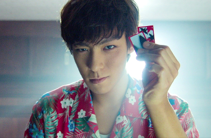 Berunsur Erotis, T.O.P Ajak Fans Dewasa Nonton 'Tazza 2'