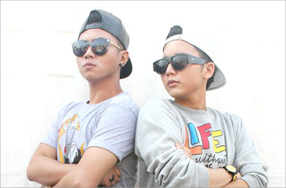 Fans Dukung Rangga dan Rafael SMASH Jadi Host Acara Musik