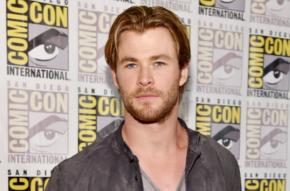 Chris Hemsworth Ladeni 'Ice Bucket Challenge' dari Robert Downey Jr.