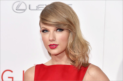 Taylor Swift Traktir Pizza 90 Fans di Apartemennya