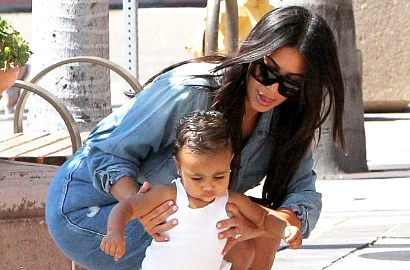 Kim Kardashian Pamerkan 'Langkah Pertama' Anaknya