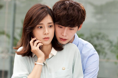 Lee Bo Young Bersyukur Jadi Kekasih Lee Jong Suk di 'I Hear Your Voice'