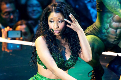 Nicki Minaj Peragakan Adegan Seks di Panggung MTV VMA 2014