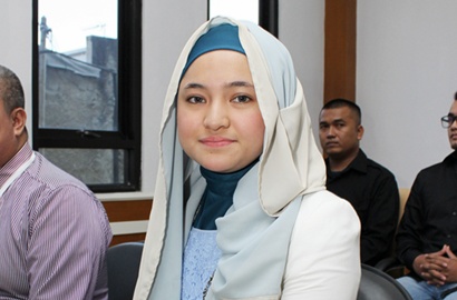Marshanda Ditemani Pria Misterius ke Dokter Kandungan