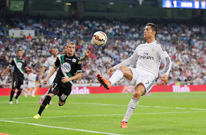 Cristiano Ronaldo Ciptakan Gol Cantik di Laga La Liga Spanyol