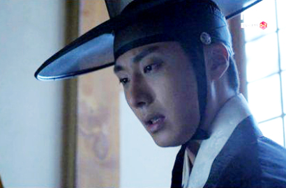 Jung Il Woo Tak Sengaja Temukan Jurnal Rahasia di Eps 7 'Night Watchman'