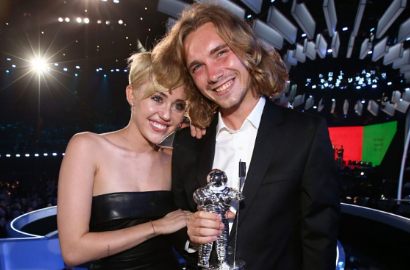 Miley Cyrus Kecewa Media Soroti Masa Lalu Teman Gelandangannya