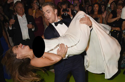 Payudara Sofia Vergara Ngintip Saat Heboh Dansa di Pesta Emmy Awards