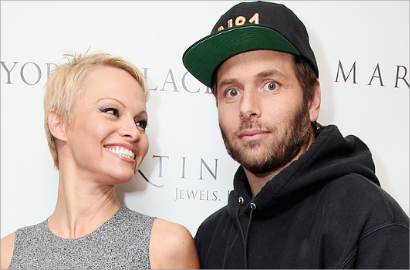 Pamela Anderson Cabut Gugatan Cerai Kepada Rick Salomon