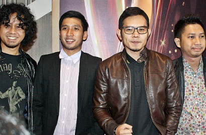 Lirik Lagu Perpisahan Kenangan Terindah - Lirik Lagu Tinggal Kenangan