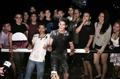 Al Ghazali Ditaburi Tepung dan Dilempar Telur di Ultah Sweet Seventeen
