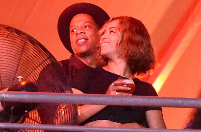 Beyonce dan Jay-Z Mesra di Festival 'Made in America'