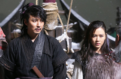 'Pirates' Ditonton 7 Juta Orang, Kim Nam Gil dan Son Ye Jin Bakal Beri Hadiah