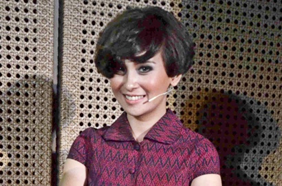 Ayushita Tak Khawatir Ganti Warna Rambut Dua Minggu Sekali