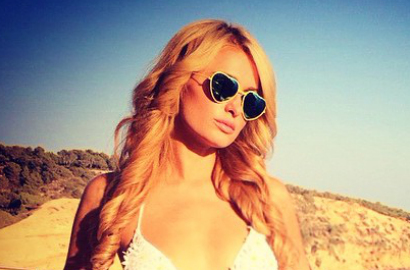 Paris Hilton Diduga Pakai Photoshop Agar Pinggang Lebih Ramping di Foto